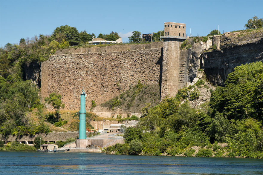 Distant view of Schoellkopf Elevator at Niagara Falls State Park