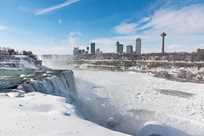 Experience the stunning beauty of Niagara Falls in the winter