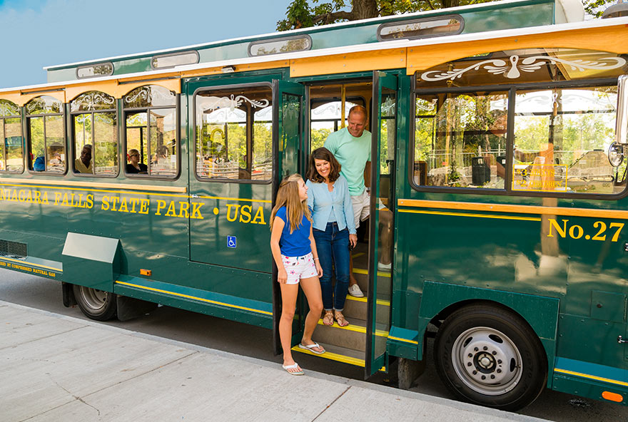 A family exits from the Trolley at Niagara Falls State Park